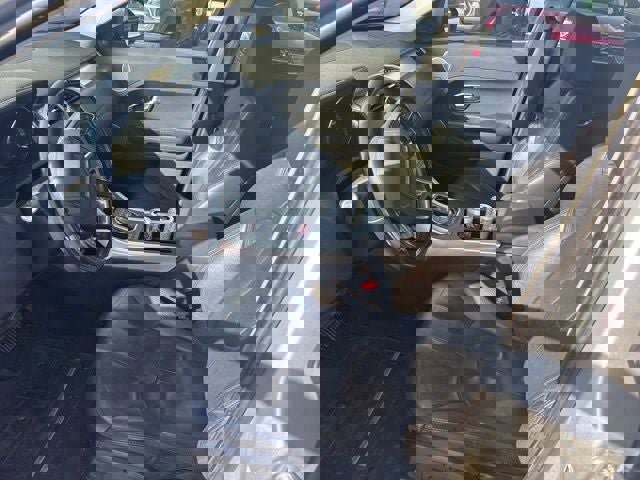 Used 2015 Land Rover Range Rover Evoque Pure Plus image 32