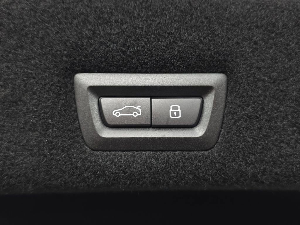 New 2026 BMW 740i xDrive w/ Executive Package image 13