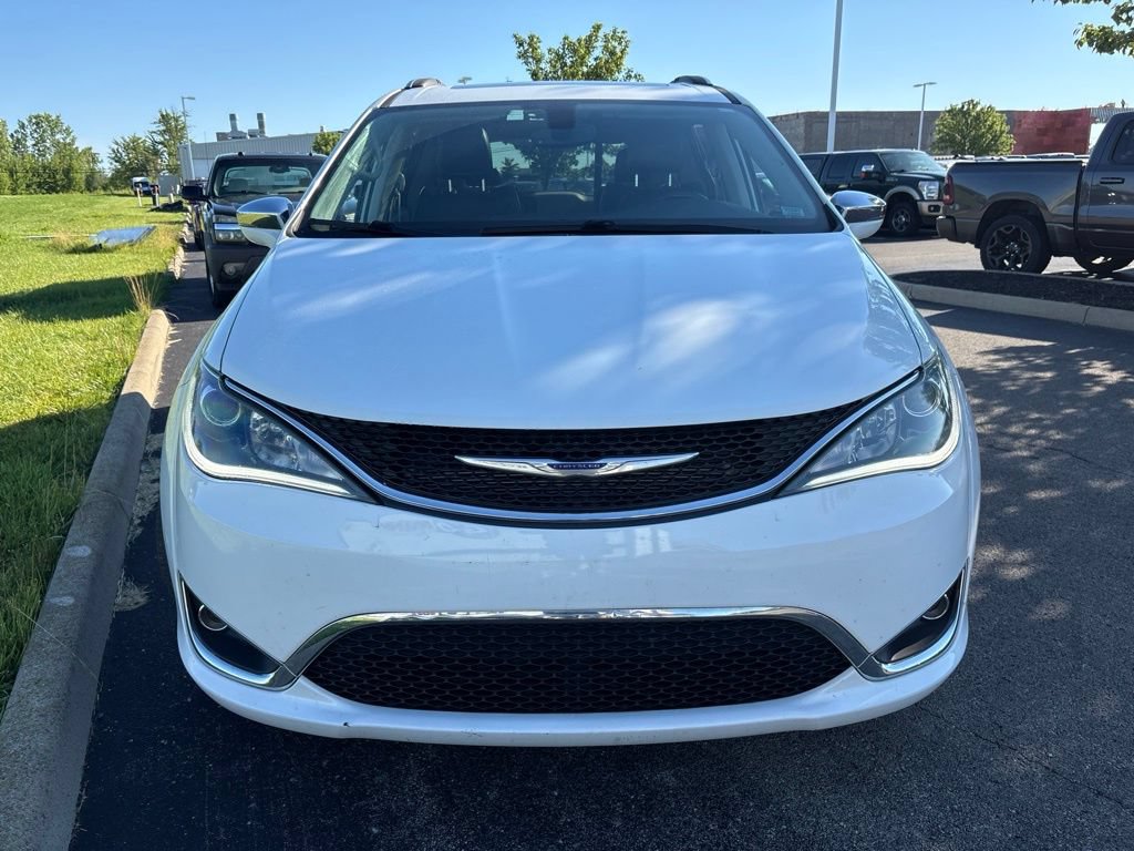 Used 2020 Chrysler Pacifica Limited FWD image 2