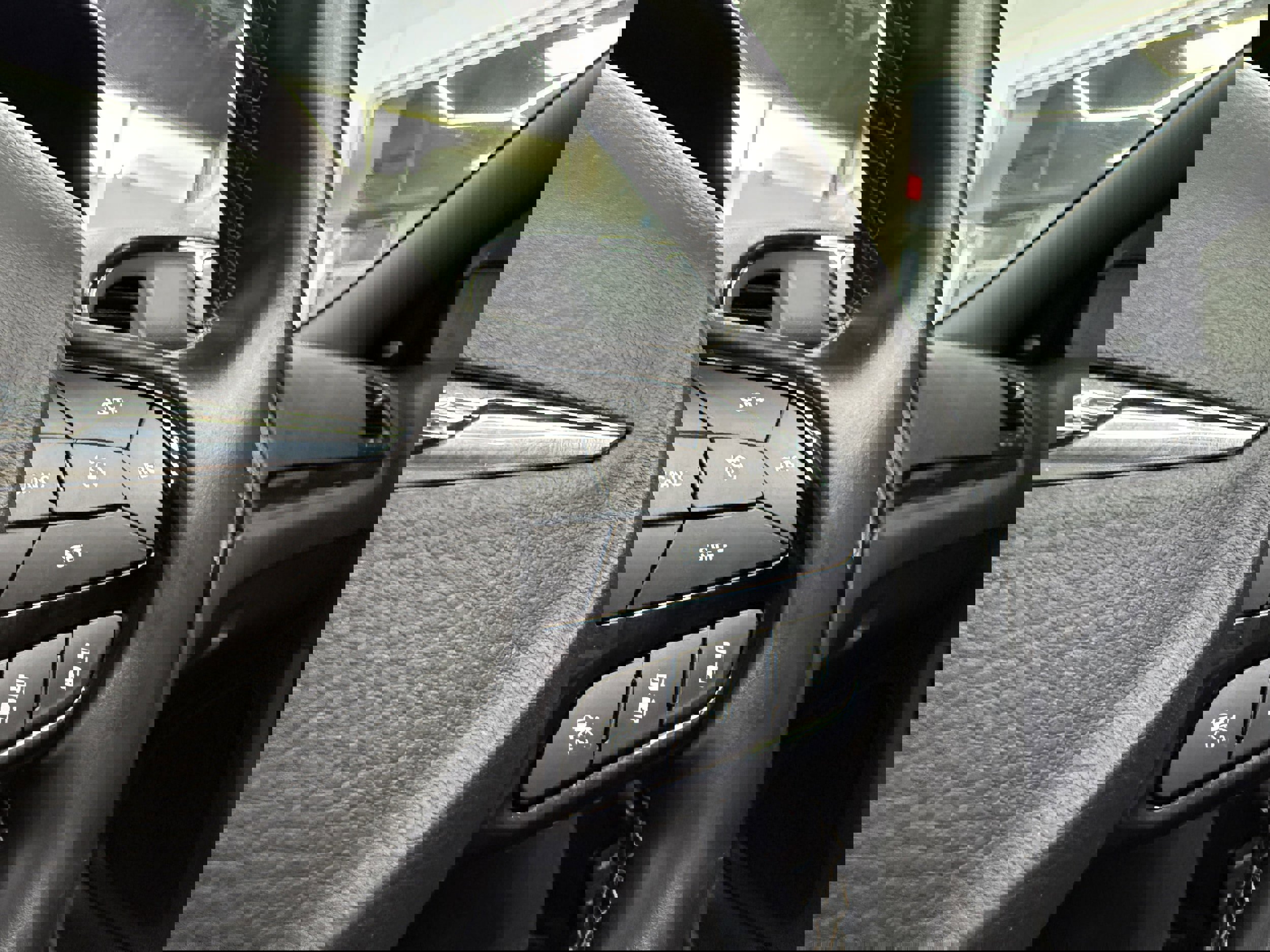 Used 2018 Chrysler 300 S image 17