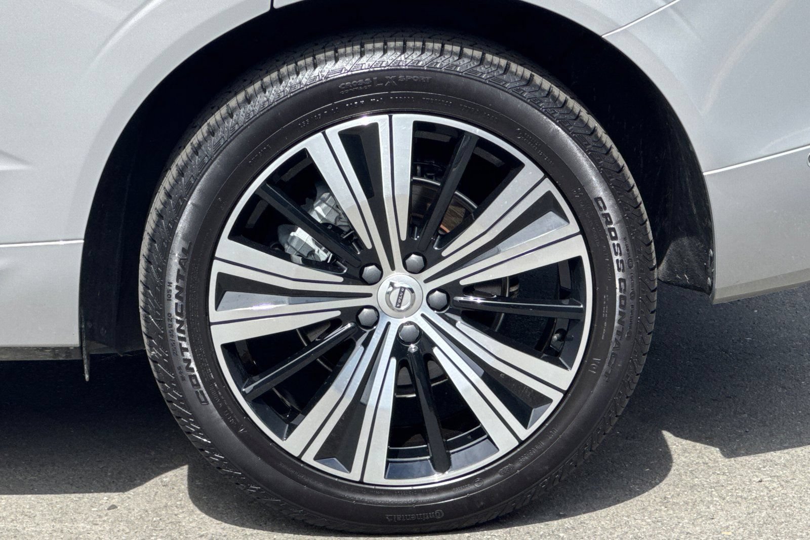 Used 2023 Volvo XC60 B5 Plus w/ Climate Package AWD/4WD image 12