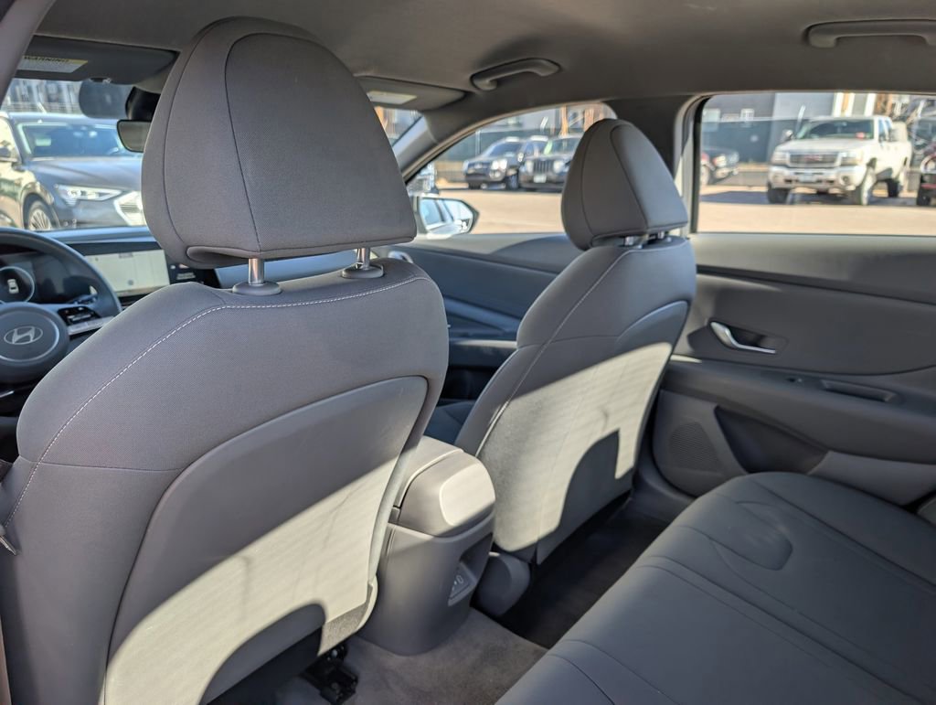 Used 2024 Hyundai Elantra SEL image 13