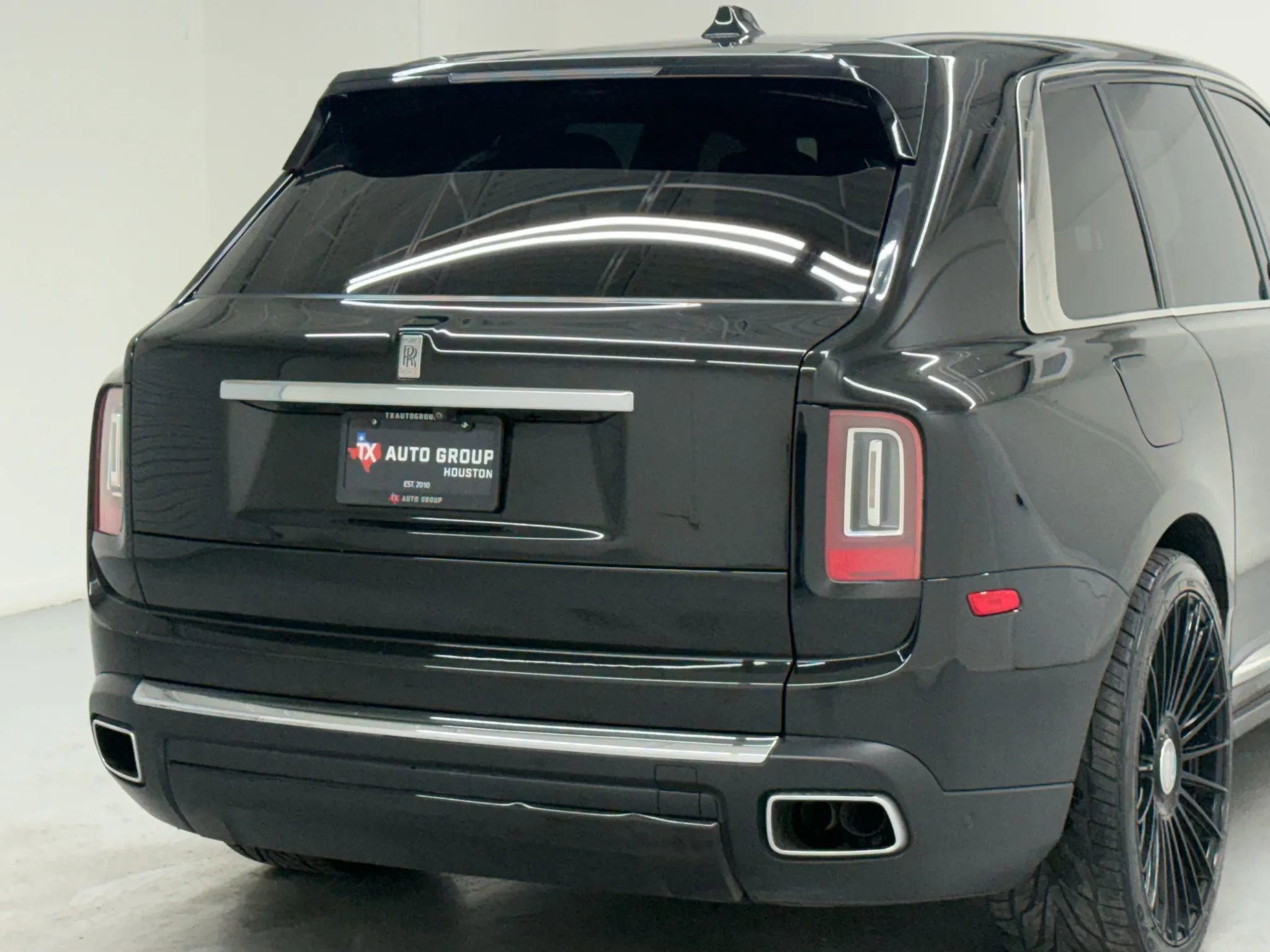 Used 2019 Rolls-Royce Cullinan image 38