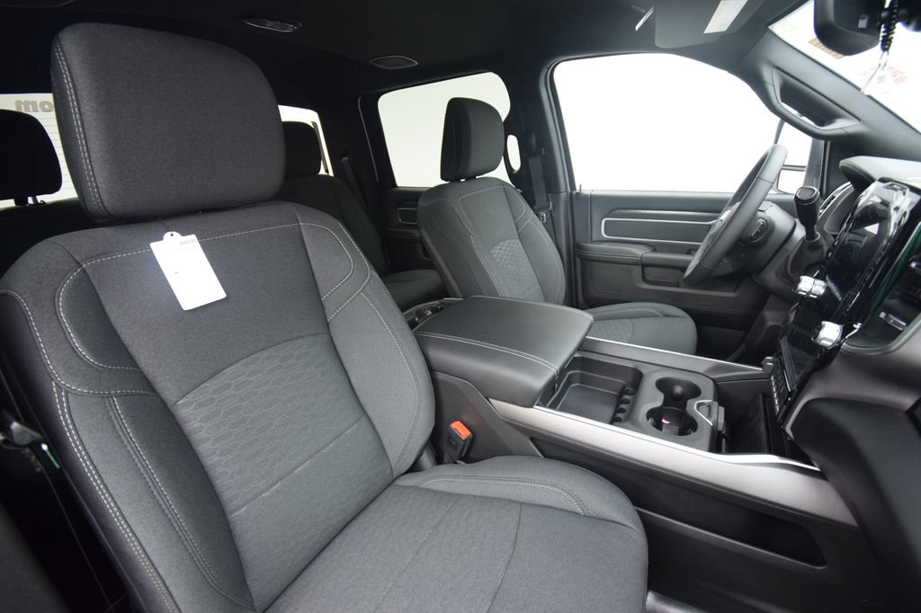 New 2026 RAM 2500 Big Horn AWD/4WD image 17
