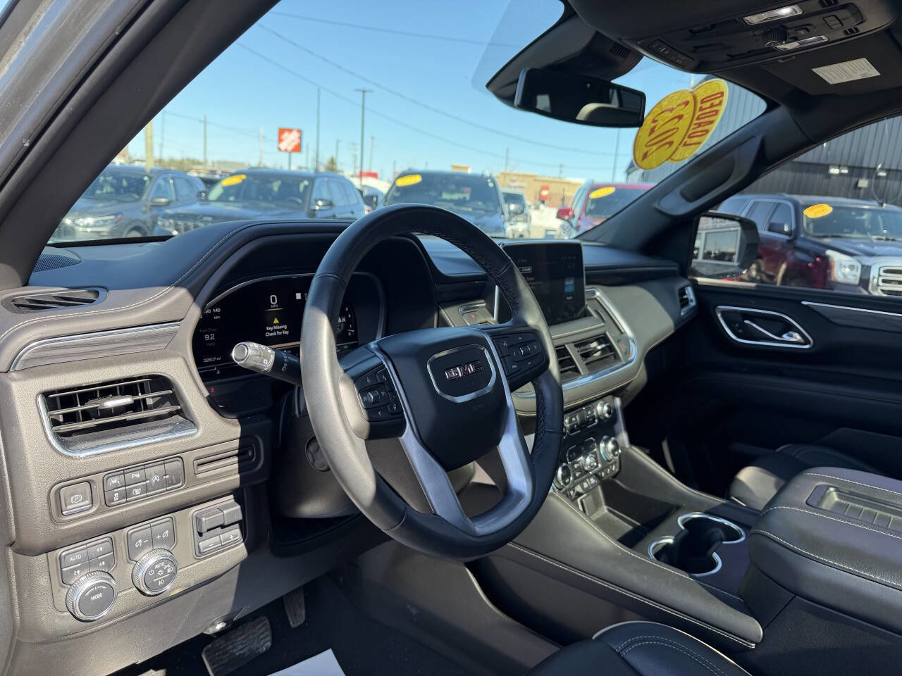 Used 2023 GMC Yukon SLT w/ SLT Luxury Package image 18