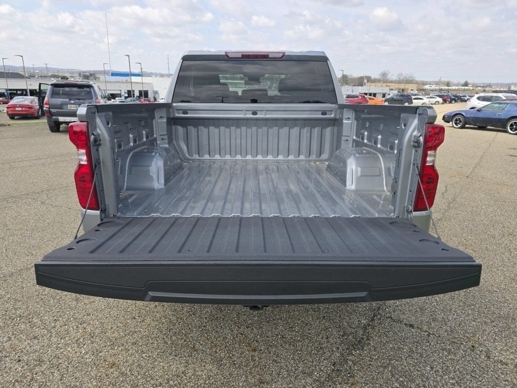Used 2023 Chevrolet Silverado 1500 LT AWD/4WD image 16