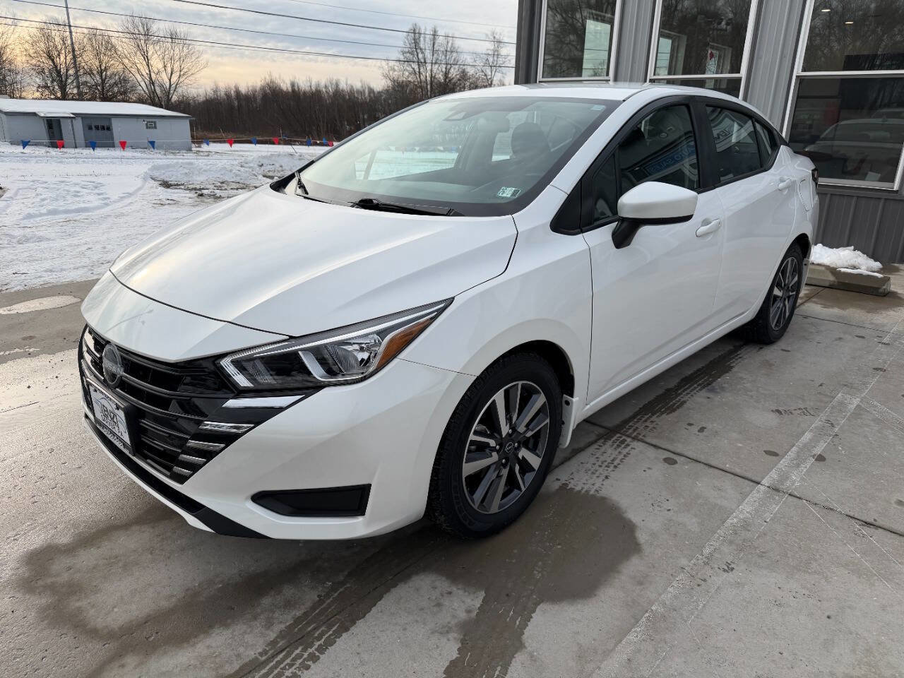 Used 2024 Nissan Versa SV w/ Trunk Package image 3