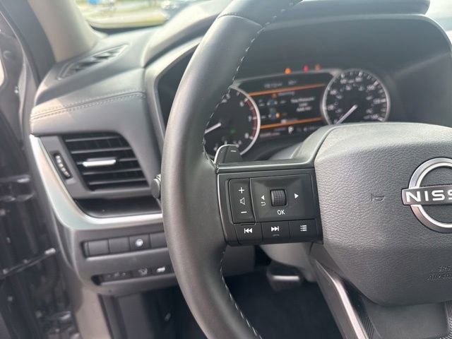 Used 2025 Nissan Rogue SV FWD image 17