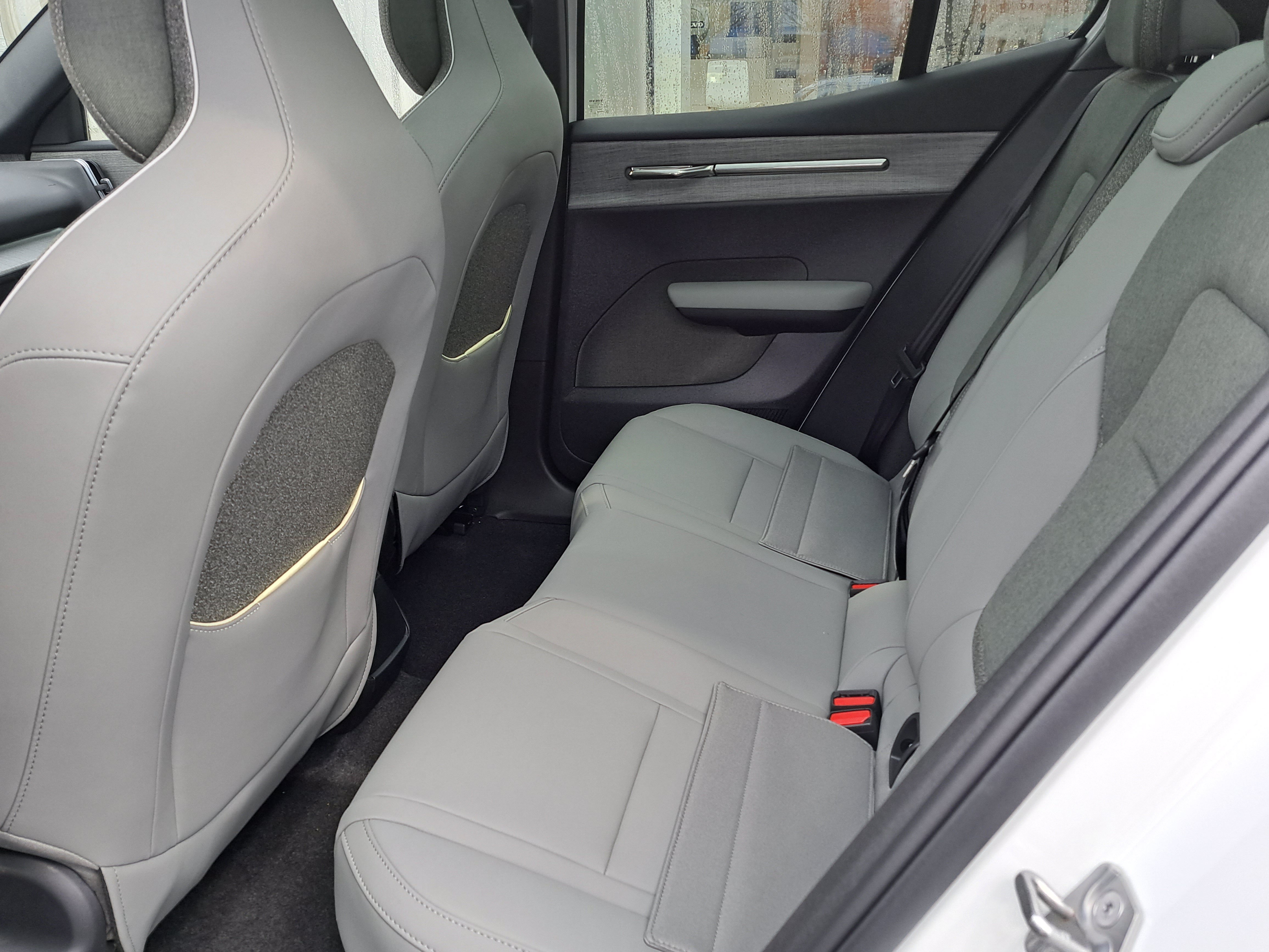 New 2026 Volvo EX30 Plus w/ Climate Package RWD image 7