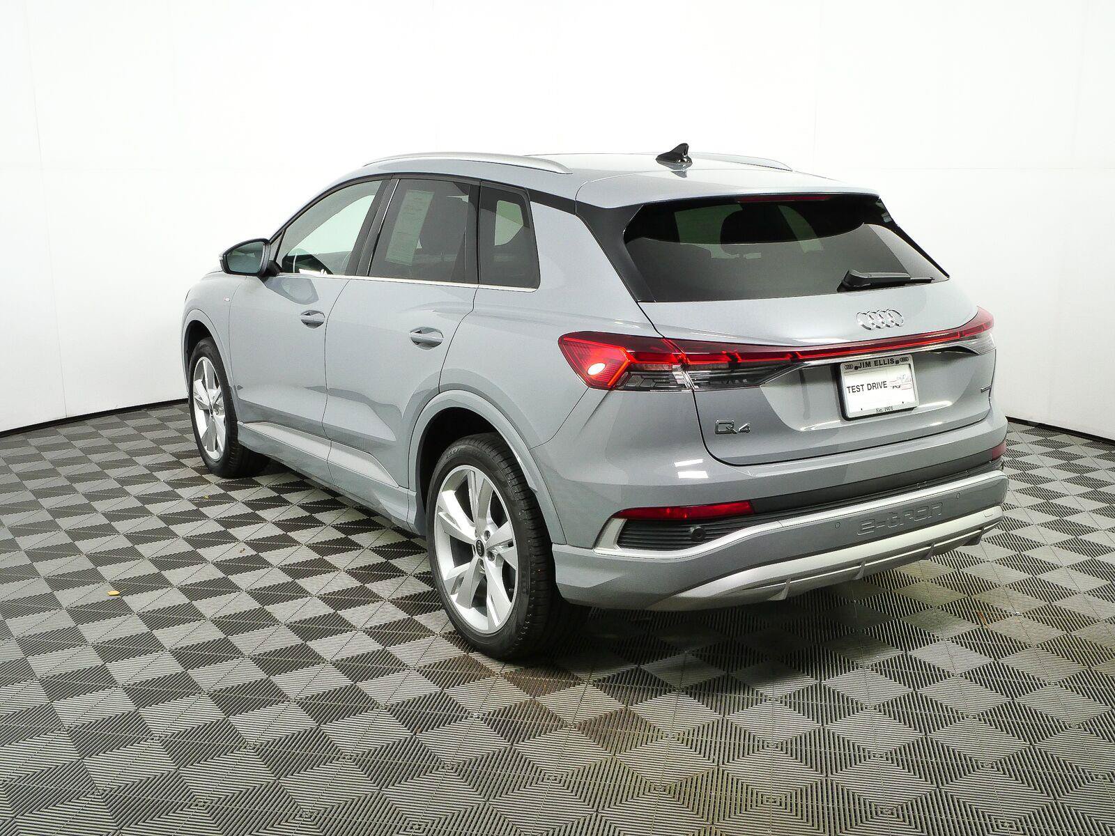 Used 2023 Audi Q4 e-tron Premium w/ Convenience Package AWD/4WD image 26