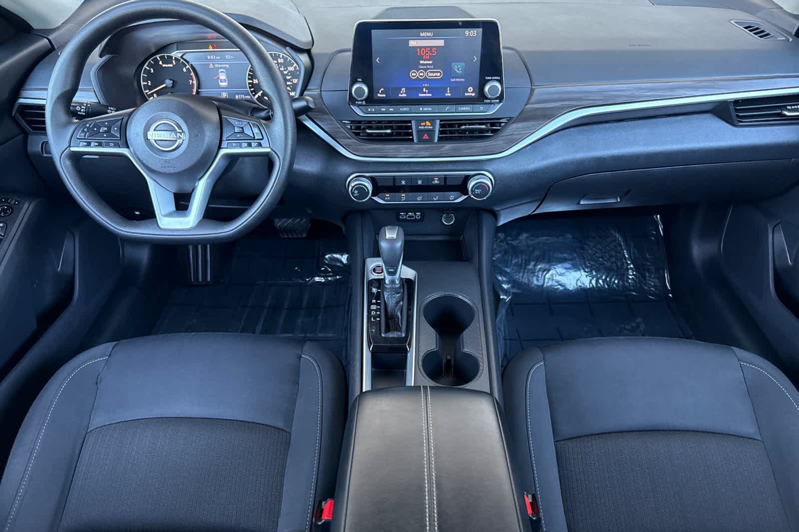Used 2025 Nissan Altima 2.5 SV FWD image 3