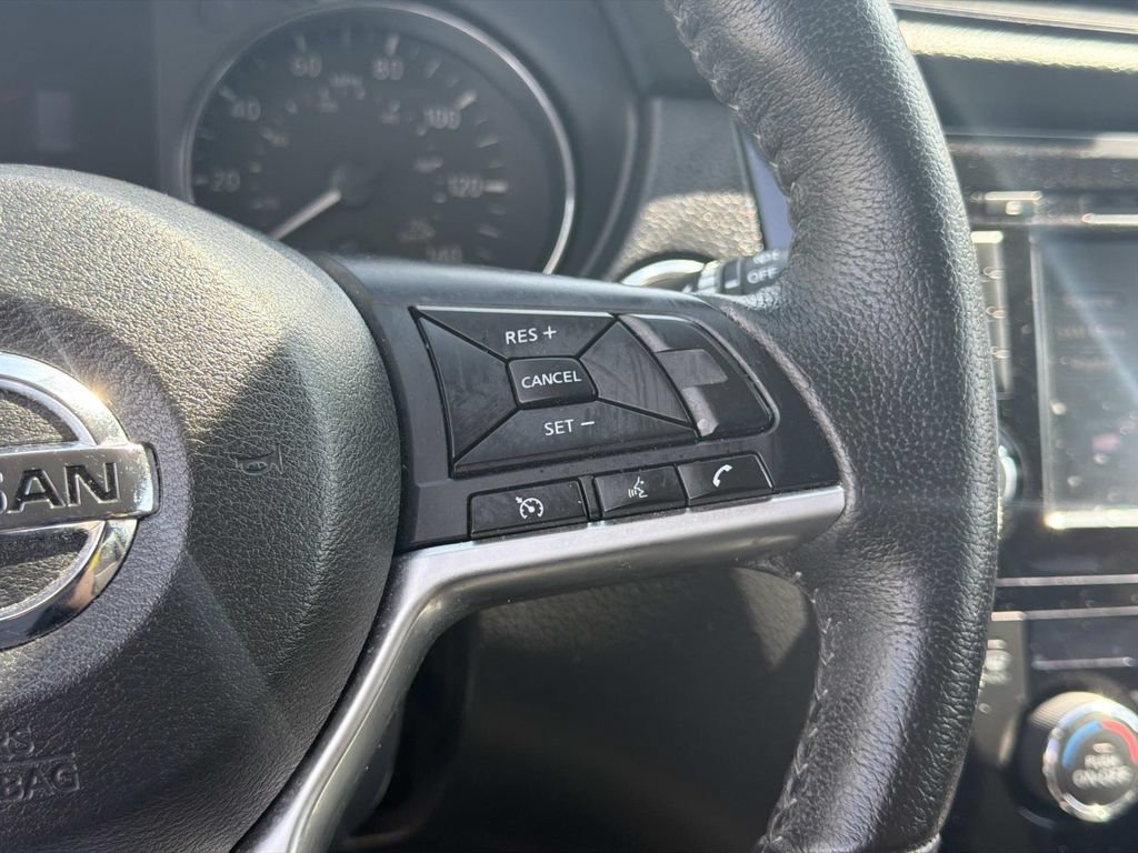 Used 2020 Nissan Rogue SV AWD/4WD image 10