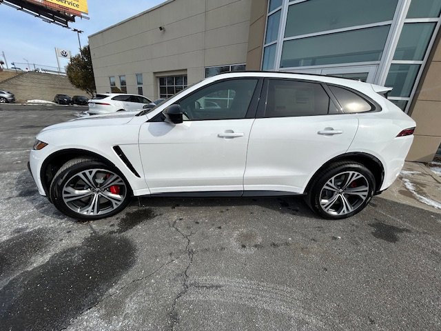 New 2025 Jaguar F-PACE SVR image 3