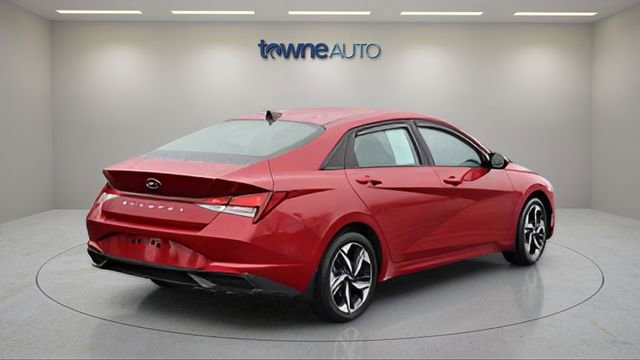 Used 2023 Hyundai Elantra SEL w/ Convenience Package FWD image 7