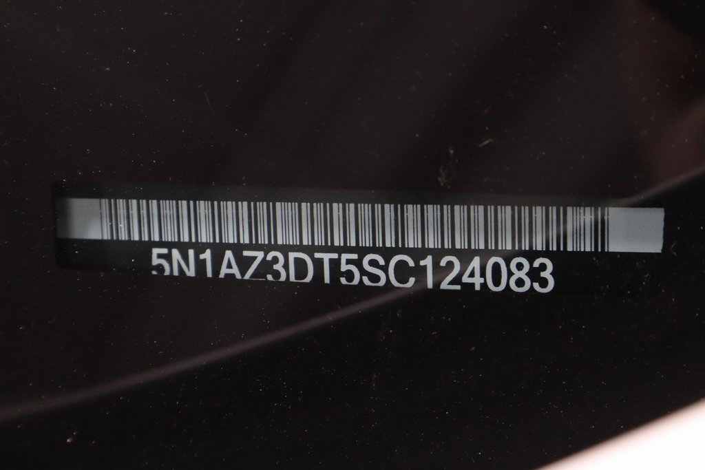 Certified 2025 Nissan Murano Platinum w/ Cargo Package image 40