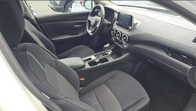 Used 2024 Nissan Sentra SV w/ All-Weather Package FWD image 9
