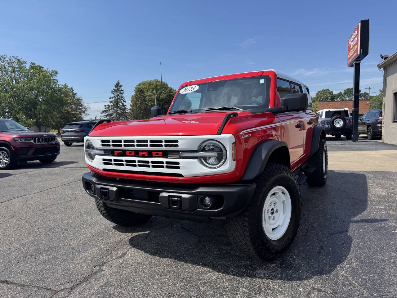 Used 2023 Ford Bronco Heritage Edition AWD/4WD image 2