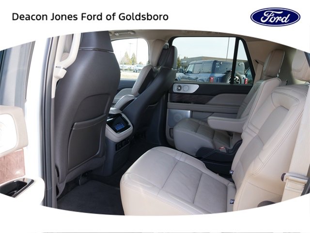 Used 2024 Lincoln Navigator L Reserve image 16