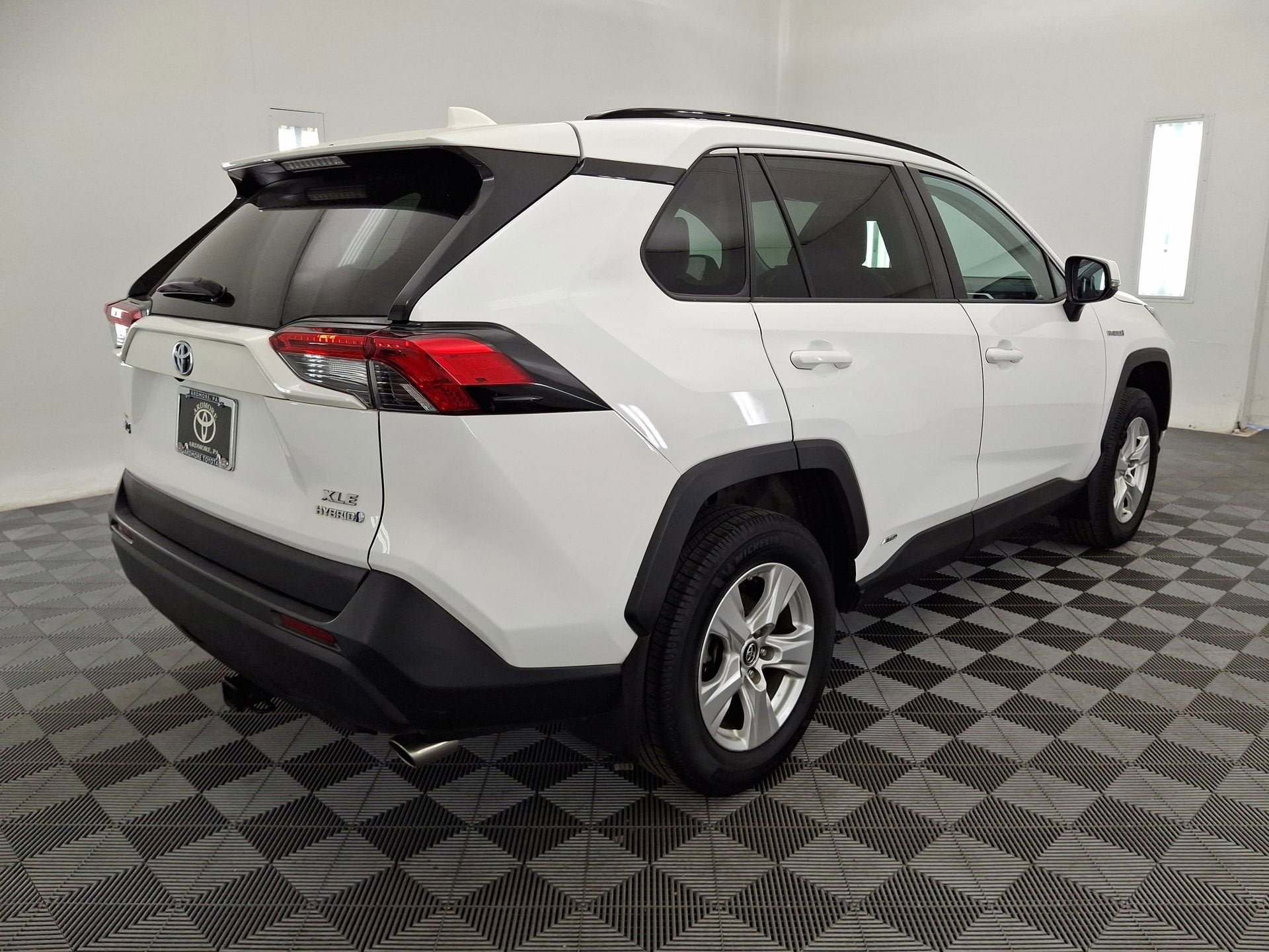 Certified 2019 Toyota RAV4 XLE w/ Carpet Mat Package AWD/4WD image 25
