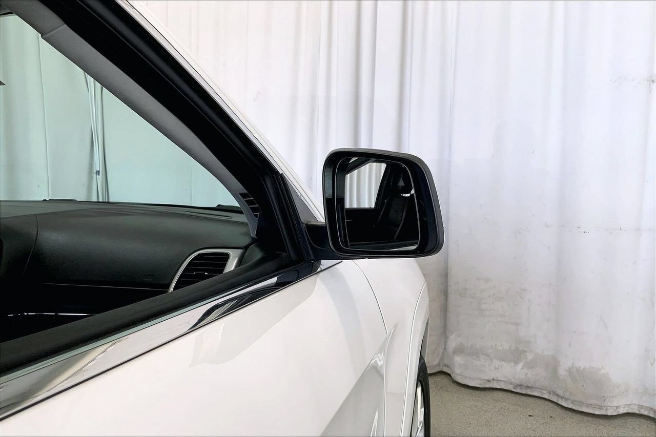 Used 2021 Jeep Grand Cherokee Summit AWD/4WD image 11