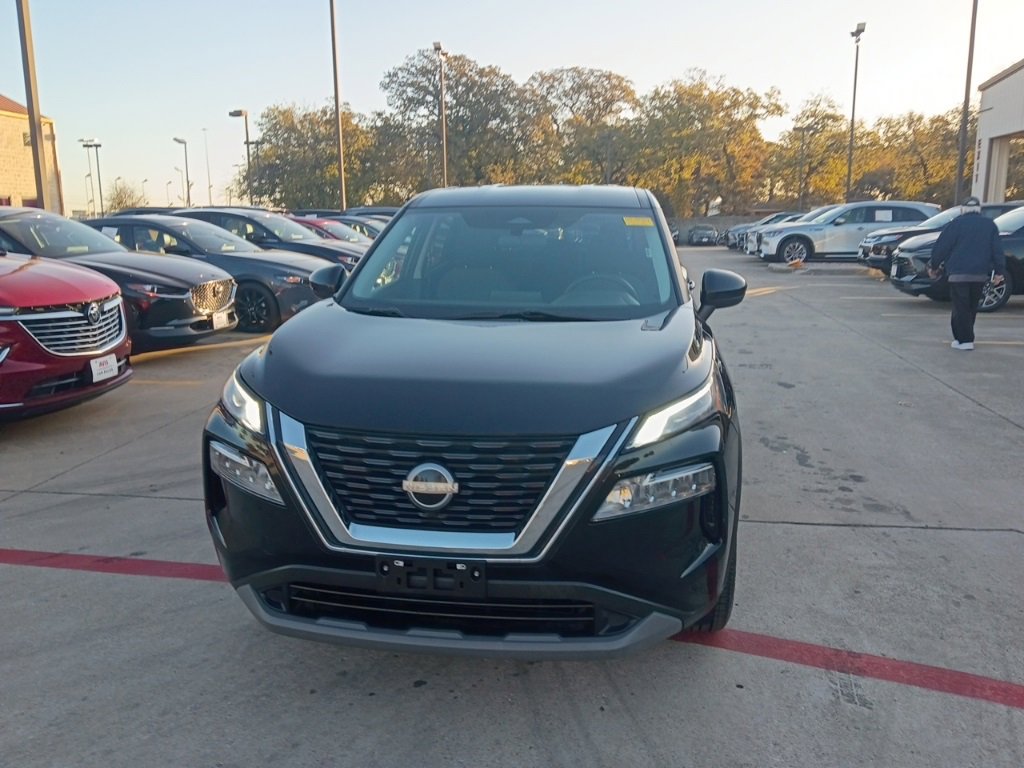 Used 2023 Nissan Rogue SV image 5