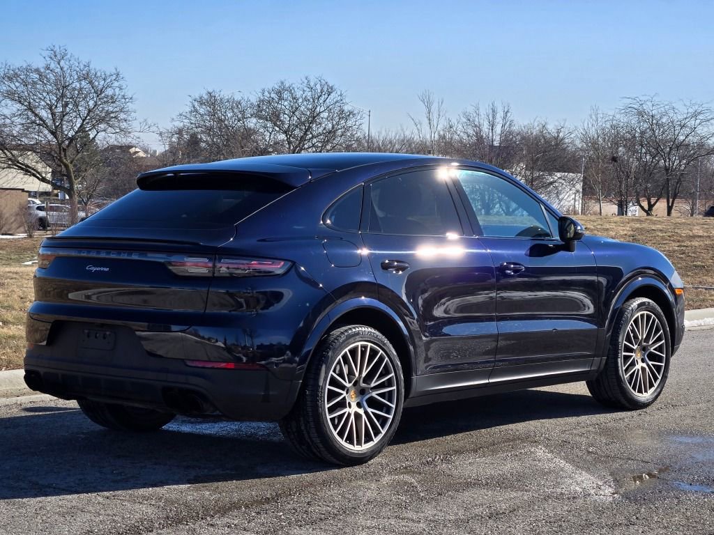Certified 2023 Porsche Cayenne Platinum Edition image 7