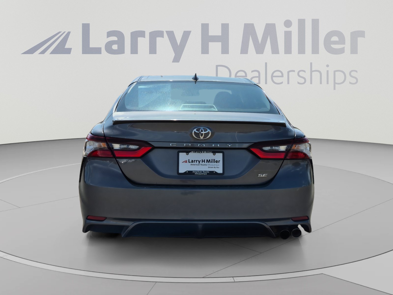 Used 2024 Toyota Camry SE FWD image 4