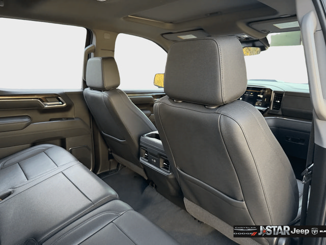 Used 2026 Chevrolet Silverado 1500 LT Trail Boss w/ LT Trail Boss Premium Package AWD/4WD image 27