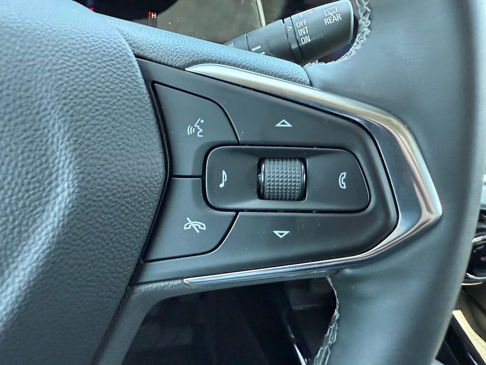 New 2025 Chevrolet Trax LT w/ Driver Confidence Package FWD image 33