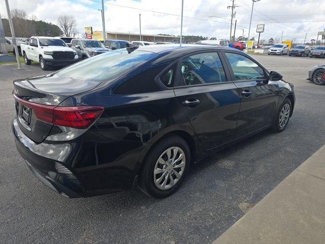 Used 2024 Kia Forte LX FWD image 5