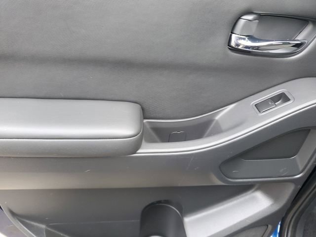 Used 2022 Nissan Frontier SV w/ Graphics Package image 25