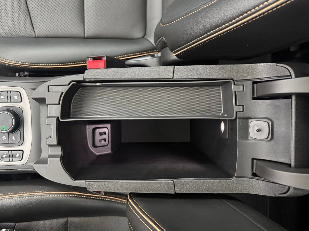 Used 2022 GMC Terrain AT4 w/ Infotainment Package II image 32