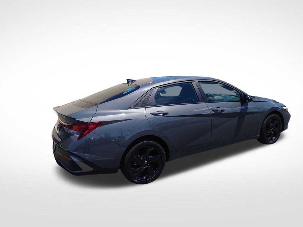 Used 2026 Hyundai Elantra Sport FWD image 7