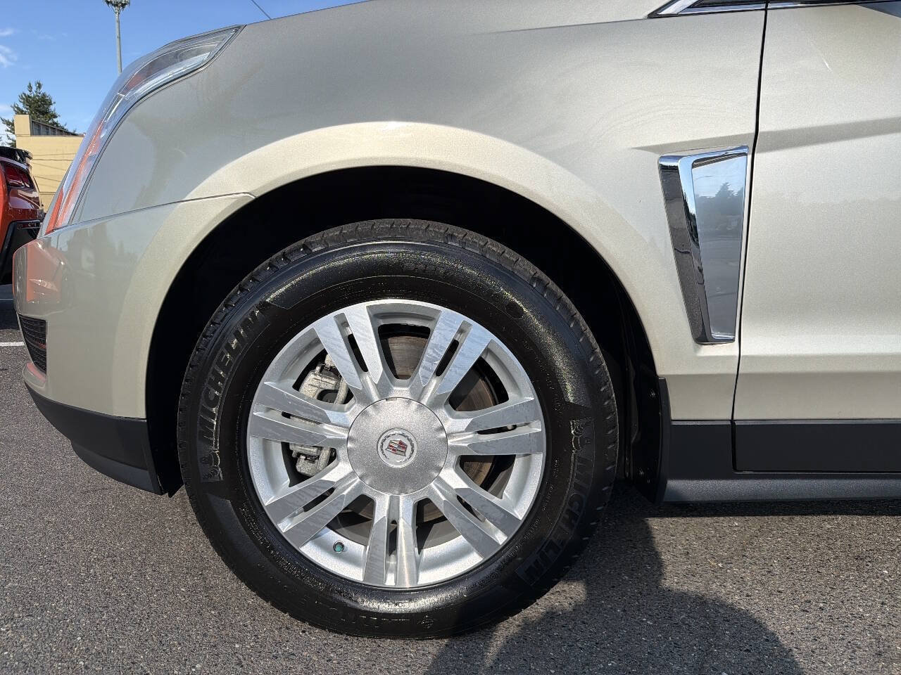 Used 2016 Cadillac SRX Luxury w/ Driver Awareness Package AWD/4WD image 13