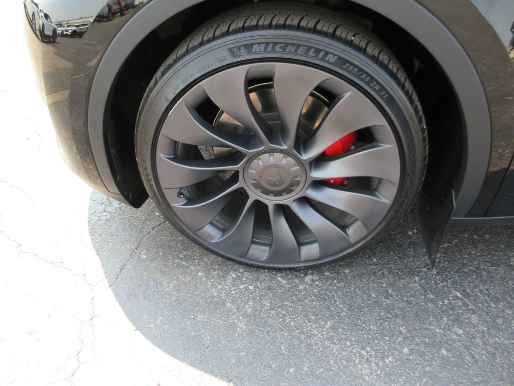 Used 2024 Tesla Model Y Performance AWD/4WD image 14