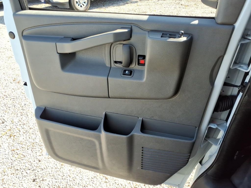 Used 2024 Chevrolet Express 2500 w/ Driver Convenience Package image 32