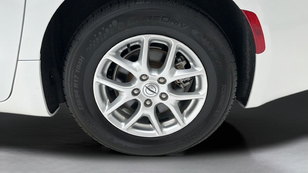Used 2023 Chrysler Voyager LX FWD image 8