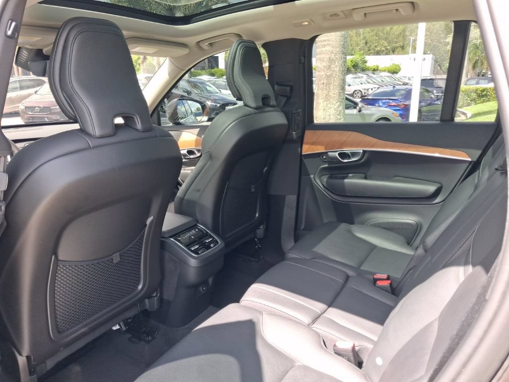 Certified 2023 Volvo XC90 B6 Plus AWD/4WD image 7