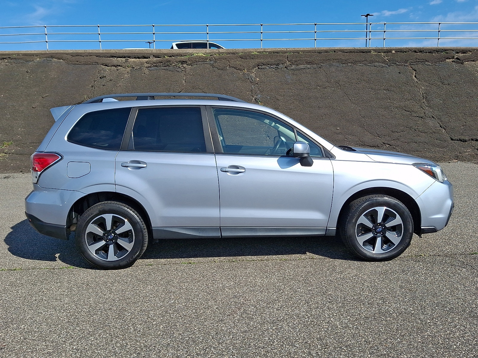 Used 2017 Subaru Forester 2.5i Premium w/ All-Weather Package AWD/4WD image 7