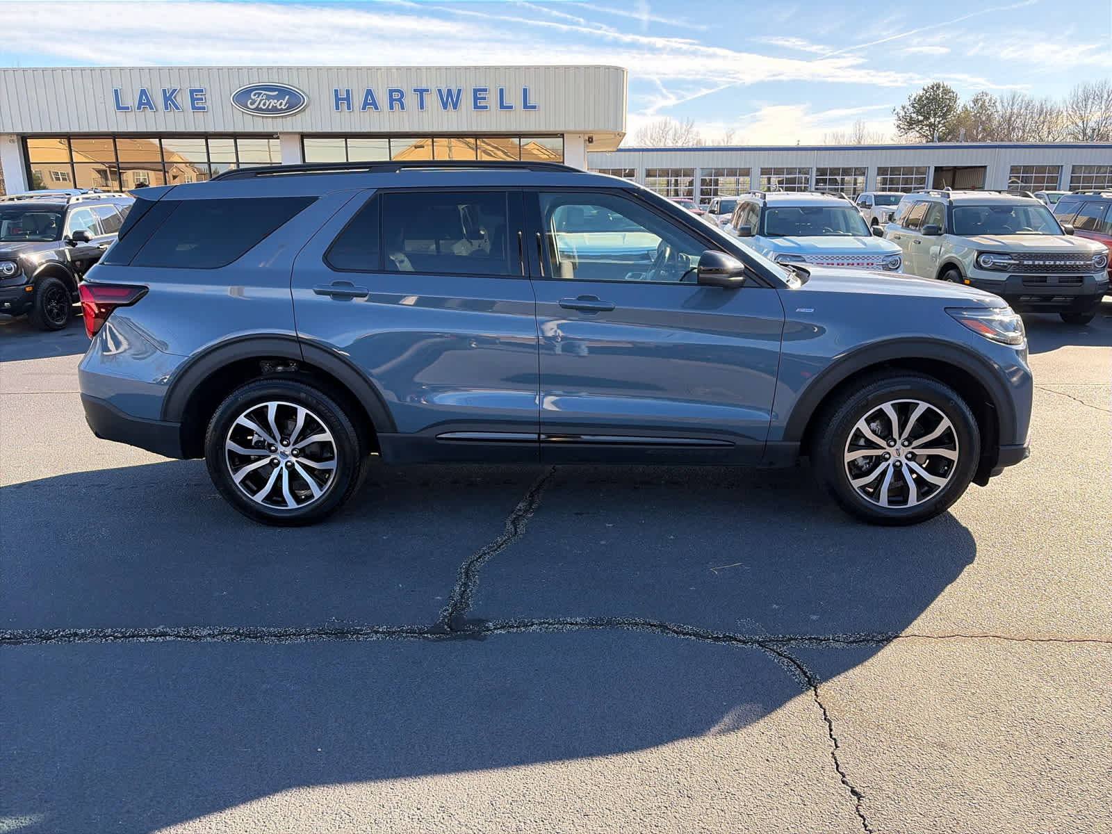 Used 2025 Ford Explorer ST-Line image 26