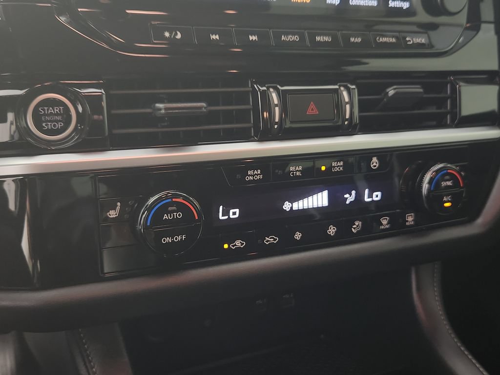 Used 2024 Nissan Pathfinder SL AWD/4WD image 27