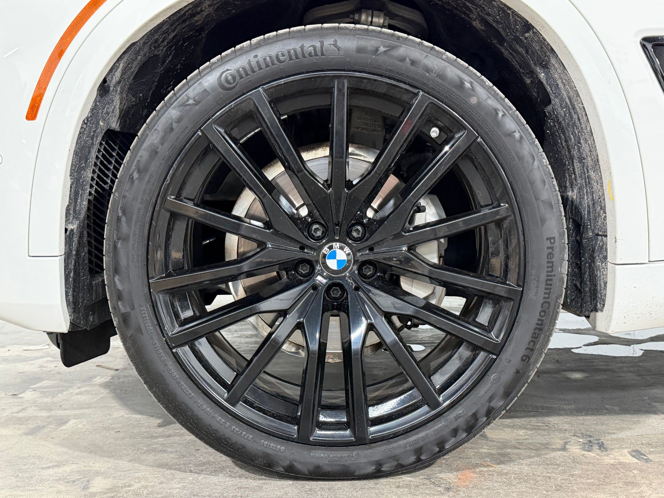 Used 2022 BMW X5 sDrive40i w/ M Sport Package RWD image 11