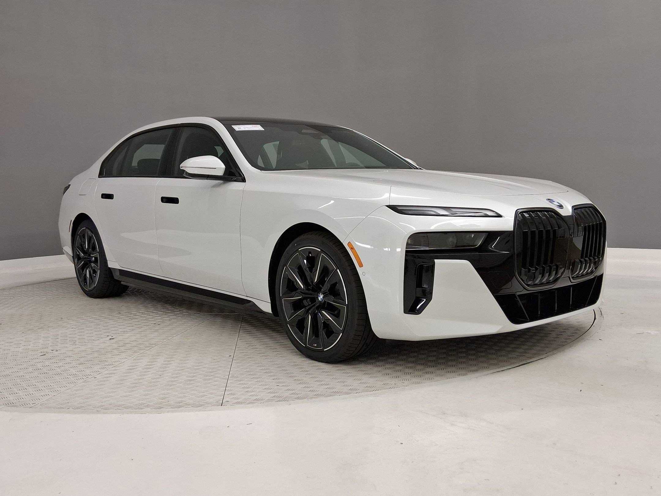 New 2026 BMW 750e xDrive w/ Premium Package AWD/4WD image 5