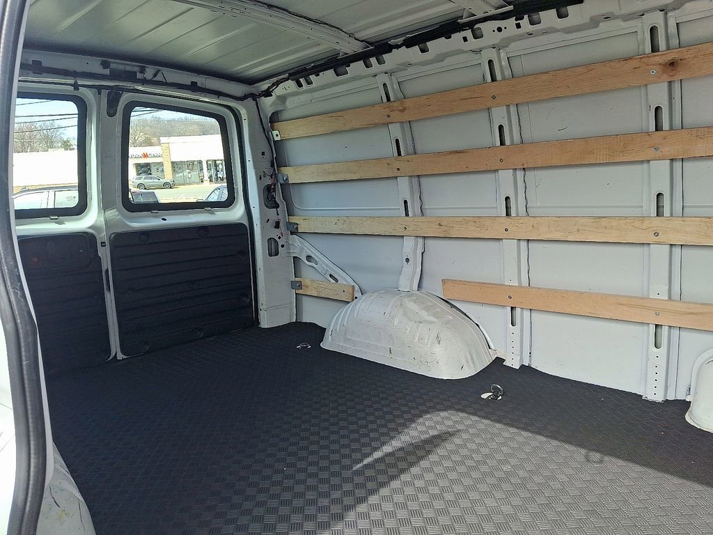 Used 2024 GMC Savana 2500 w/ Driver Convenience Package image 11