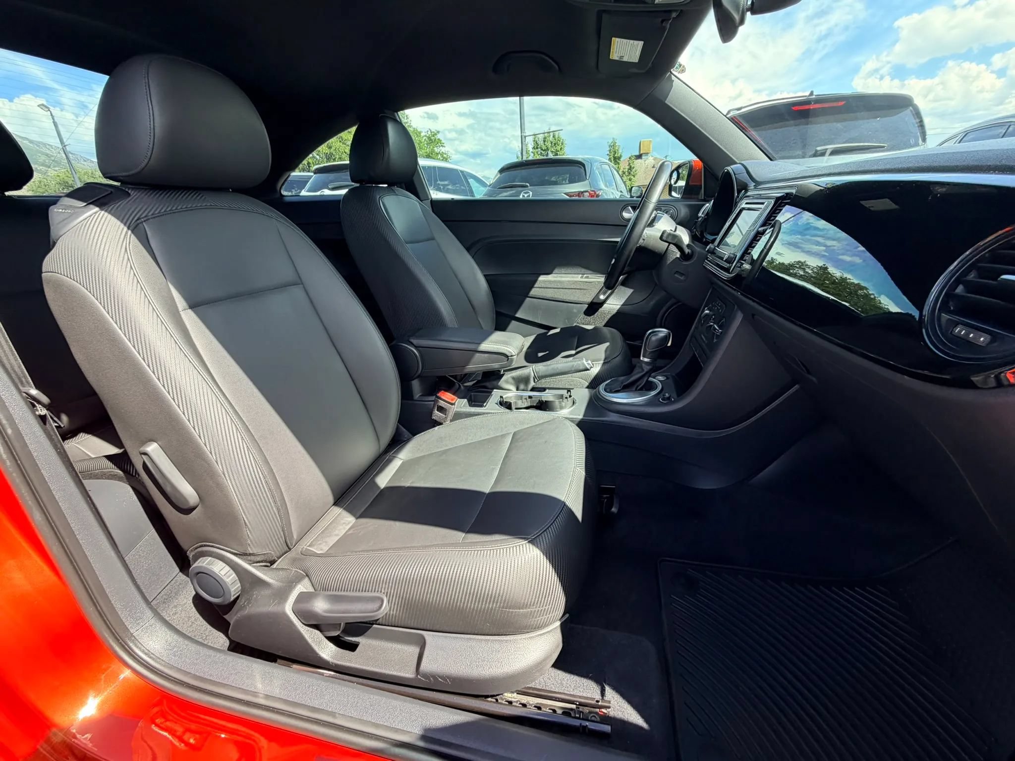 Used 2018 Volkswagen Beetle 2.0T S FWD image 21