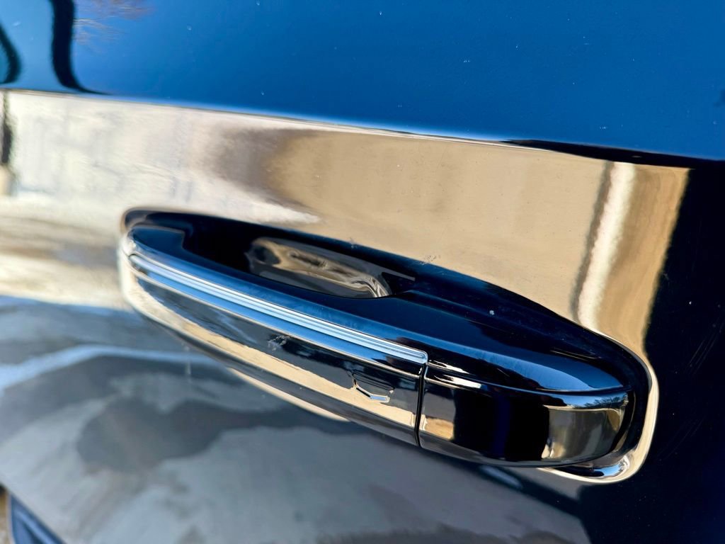 Used 2023 Cadillac Escalade ESV Sport image 10