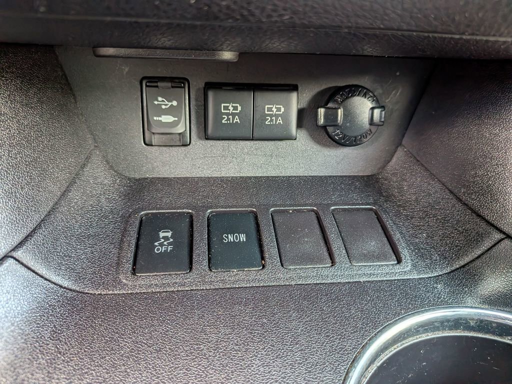 Used 2018 Toyota Highlander SE image 18