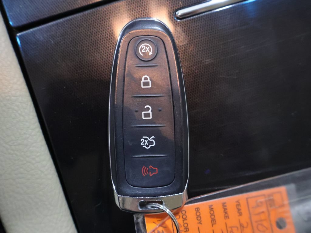 Used 2015 Ford Taurus Limited w/ Equipment Group 301A AWD/4WD image 26