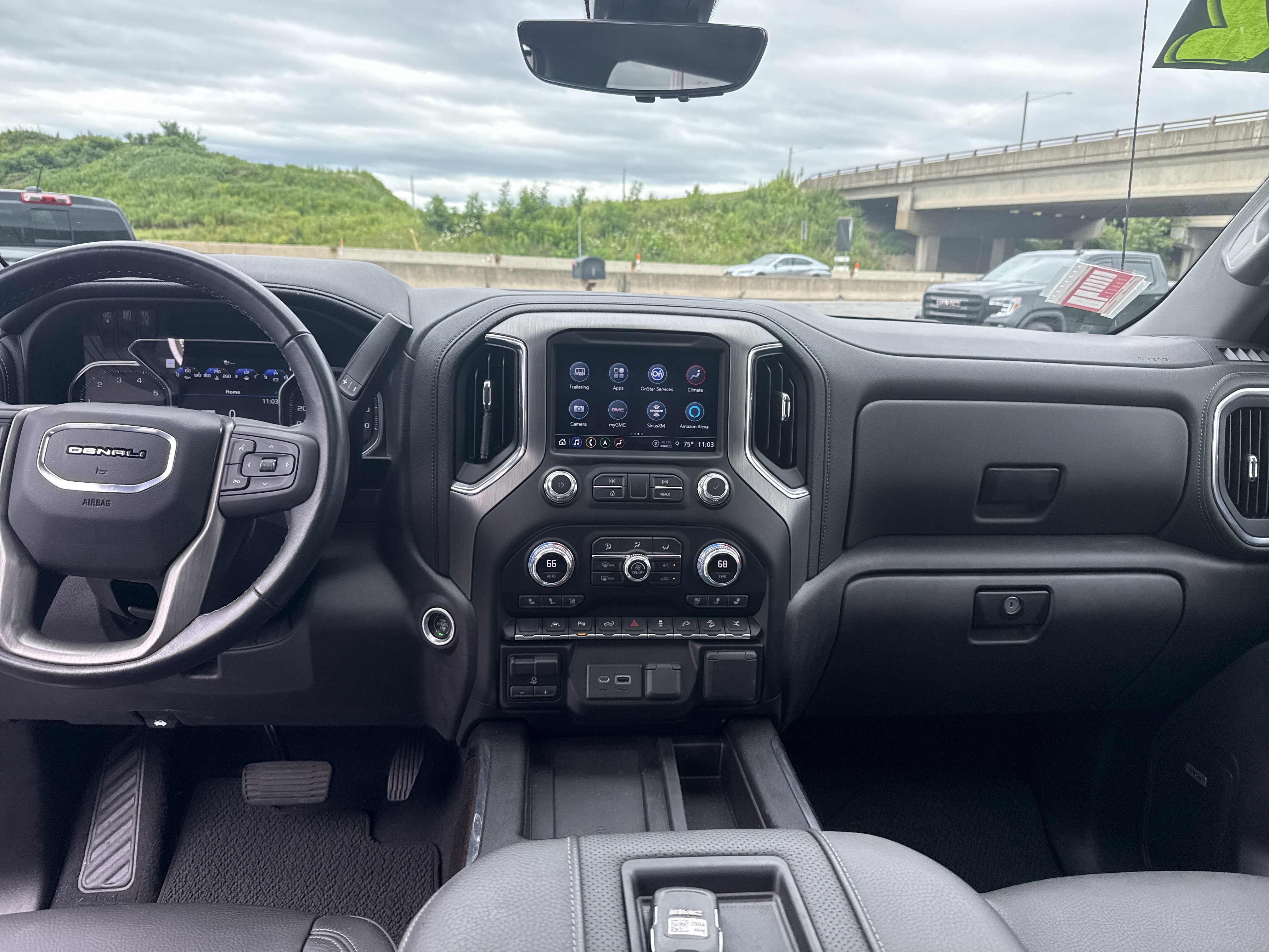 Used 2022 GMC Sierra 1500 Denali w/ Denali Reserve Package AWD/4WD image 15