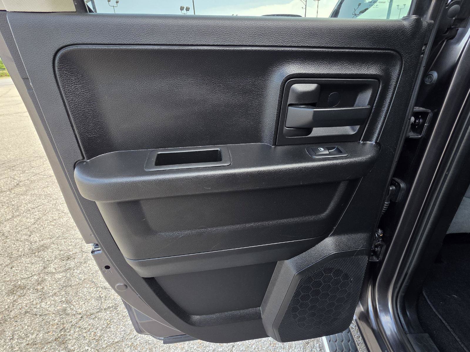 Used 2019 RAM 1500 Tradesman w/ Chrome Plus Package AWD/4WD image 32